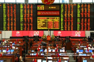 Philippine peso, stocks begin trading week lower 